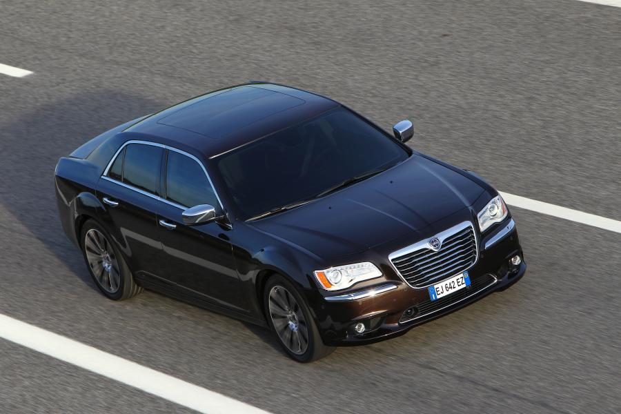  Lancia Thema 2011 года  (фото 29 из 77)